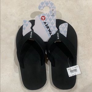 Kids size 3/ Airwalk Flip Flops